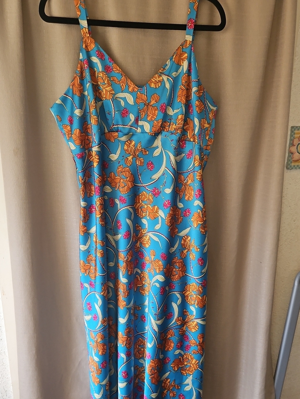 NWOT Sofia Vergara Maxi Dress
